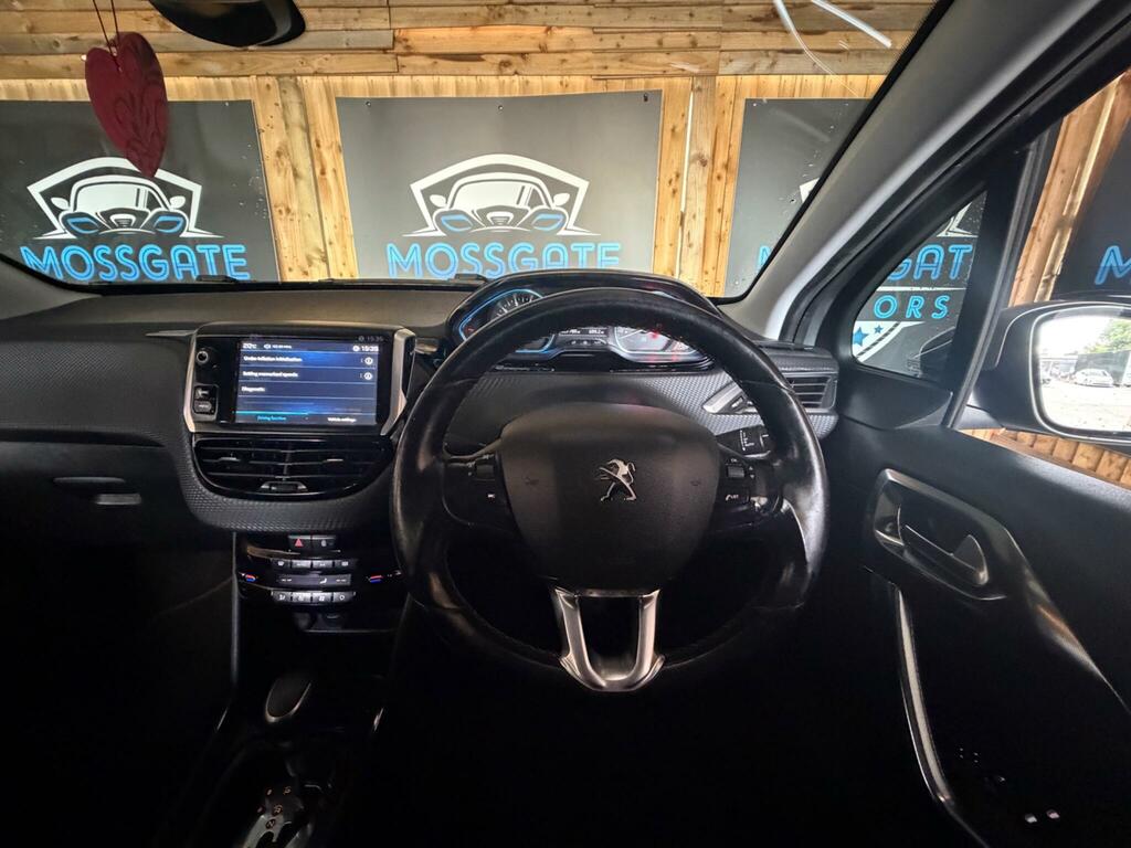 Peugeot 2008 Peugeot Estate 1.5 Bluehdi 100 Allure Premi Green #12