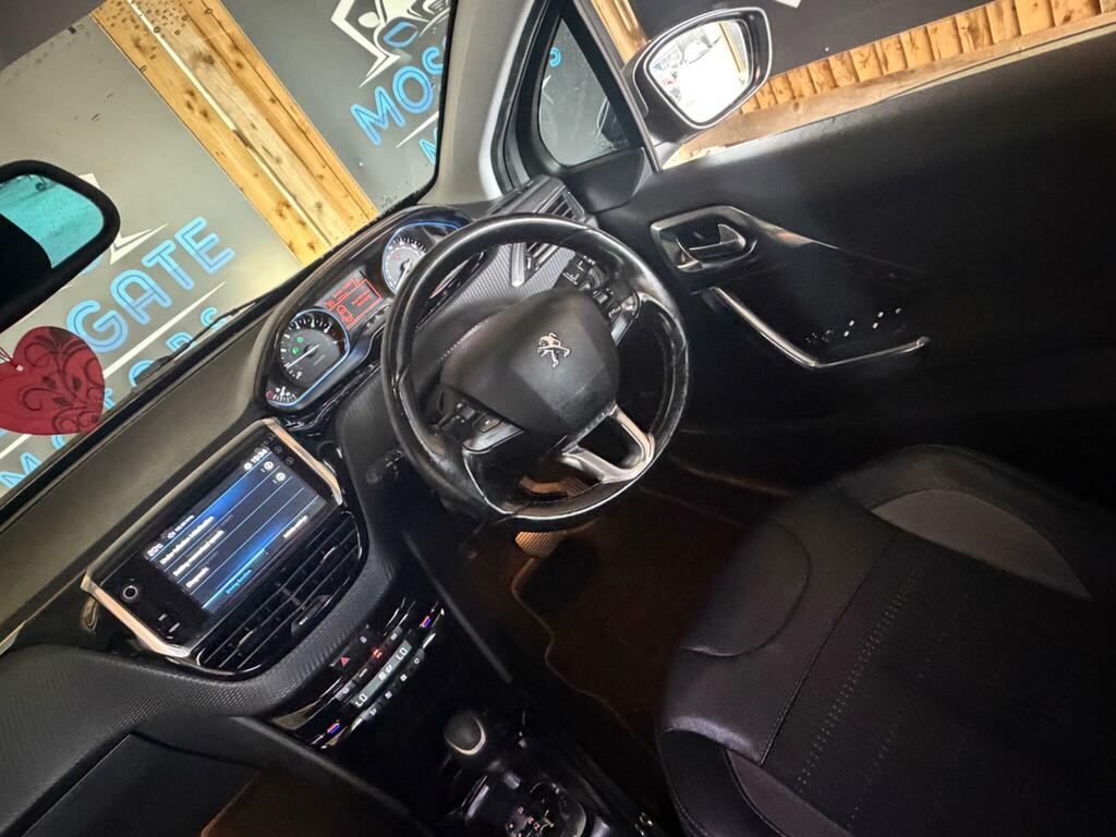 Peugeot 2008 Peugeot Estate 1.5 Bluehdi 100 Allure Premi Green #10
