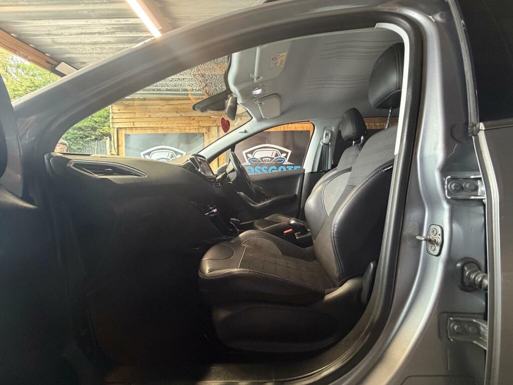 Peugeot 2008 Peugeot Estate 1.5 Bluehdi 100 Allure Premi Green #26