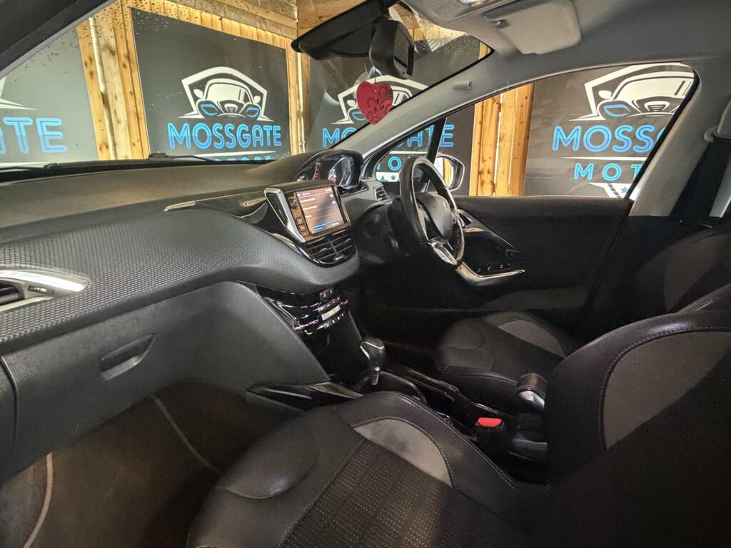 Peugeot 2008 Peugeot Estate 1.5 Bluehdi 100 Allure Premi Green #28