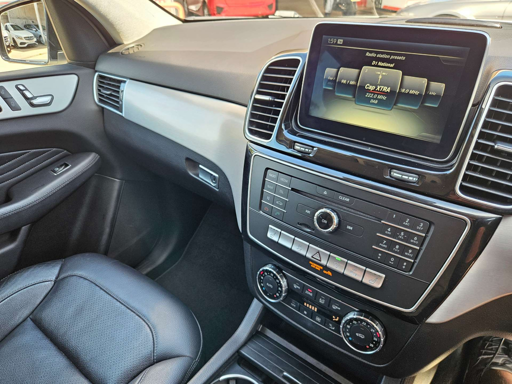 Mercedes-Benz GLE Class 350D 4Matic Amg Line 9G-tronic Silver #17