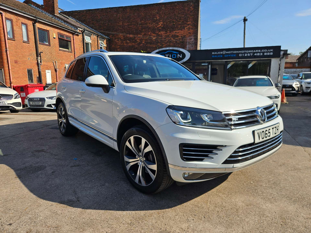 Volkswagen Touareg V6 R-line Tdi Bluemotion Technology 4Wd  #3