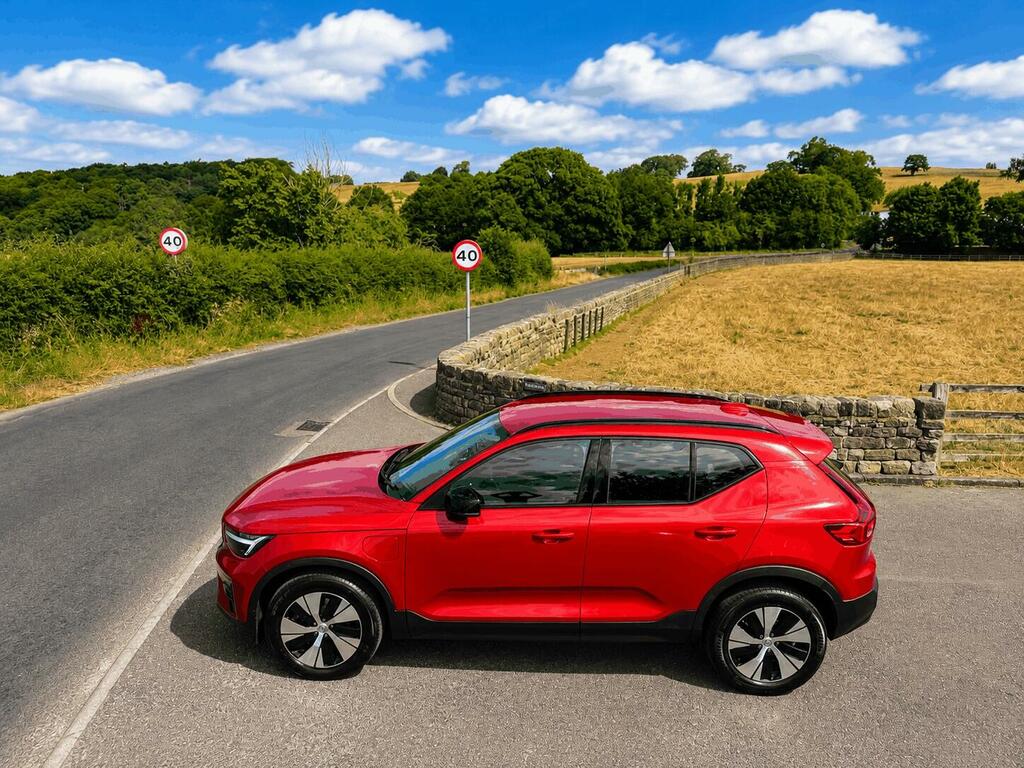Volvo XC40 1.5H T4 Recharge 10.7Kwh Plus Euro 6 Ss DA23MUC Red #4