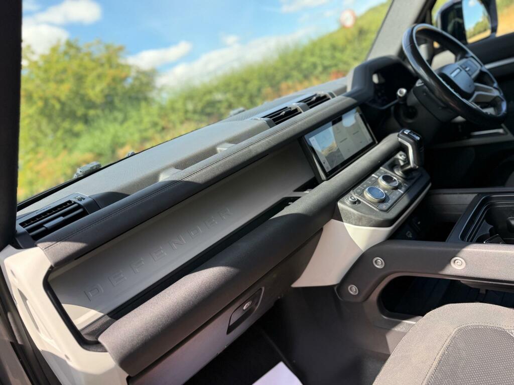 Land Rover Defender 110 Suv 2.0 Sd4 Hse 4Wd Euro 6 Ss 202070 Black #15