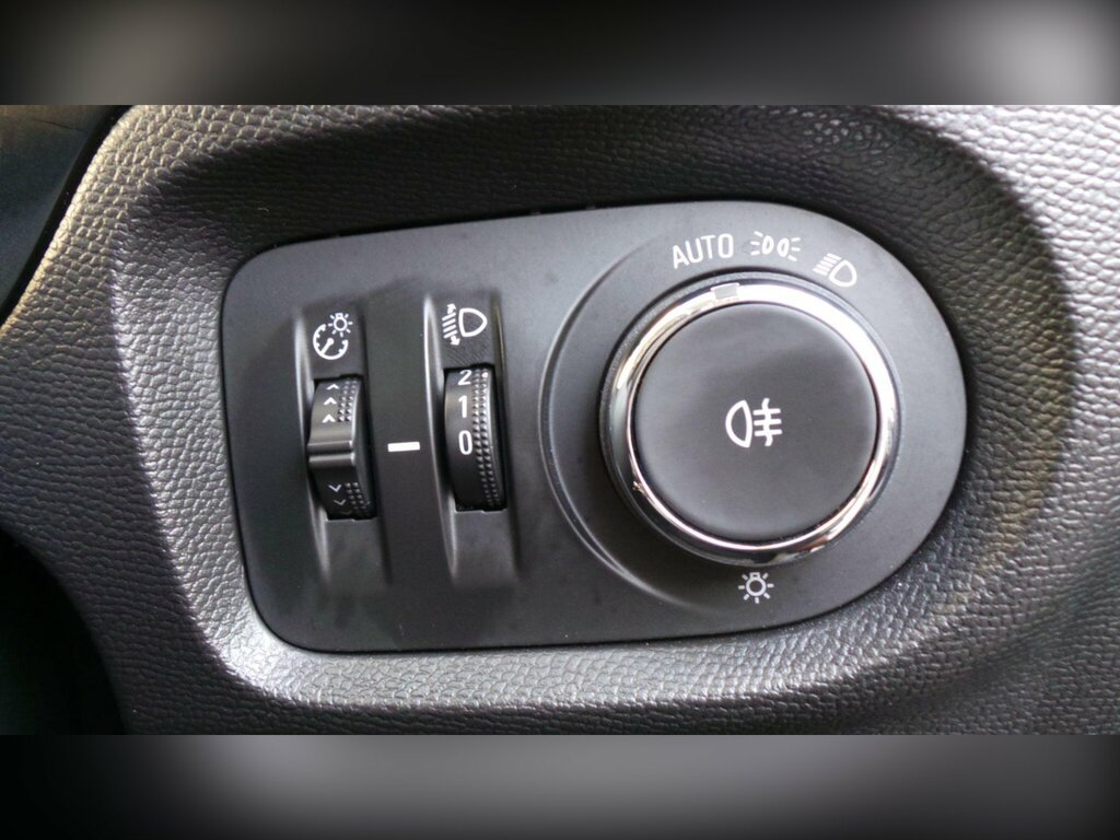 Vauxhall Corsa-e 50 Kwh 136 Ps Sri Nav Premium Ha #26