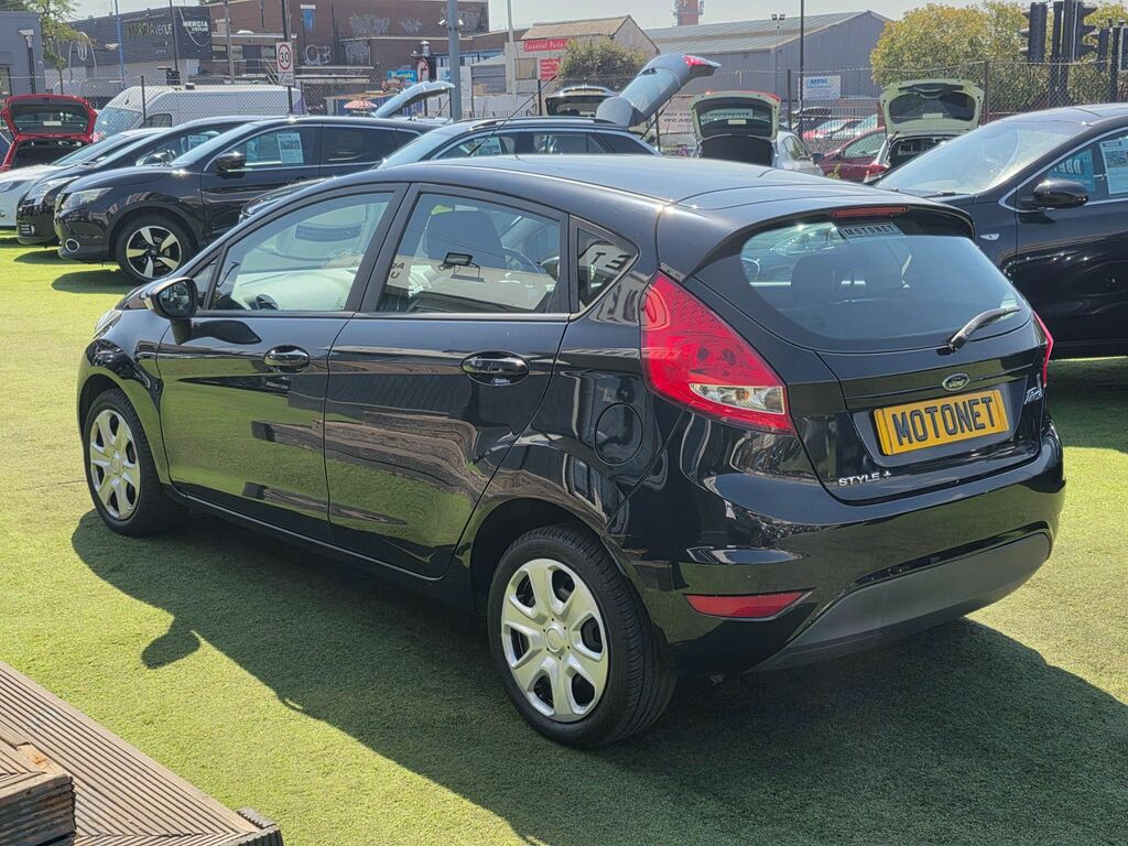 Ford Fiesta 1.25 Style Hatchback 133 G Km Black #5