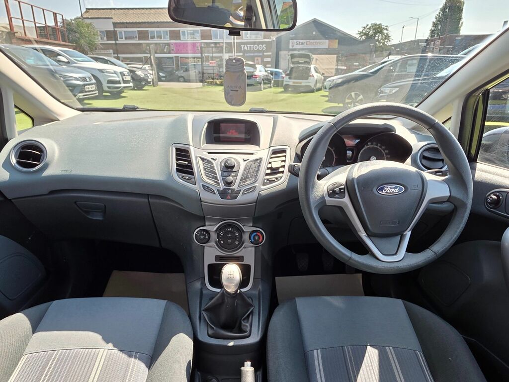 Ford Fiesta 1.25 Style Hatchback 133 G Km Black #3
