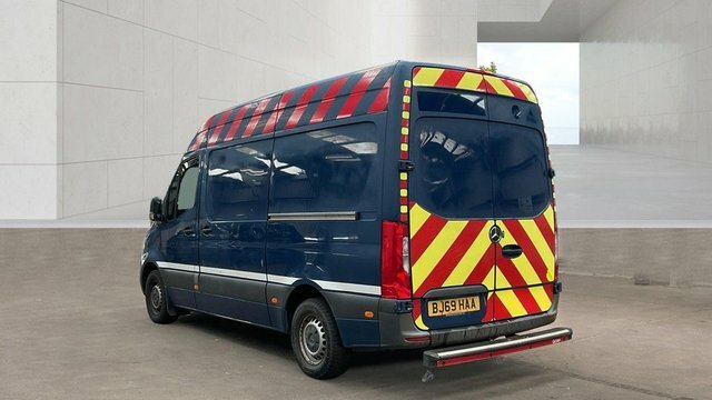 Mercedes-Benz Sprinter Manual Blue #4