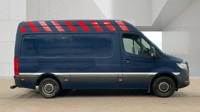 Mercedes-Benz Sprinter Manual Blue #6