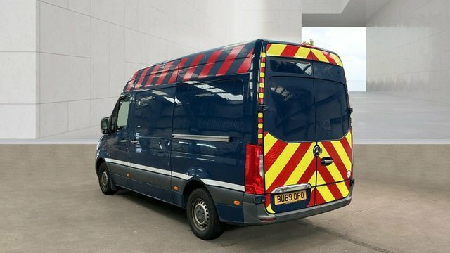 Mercedes-Benz Sprinter Manual Blue #3