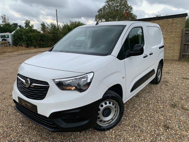 Vauxhall Combo Manual KO21AKJ White #3