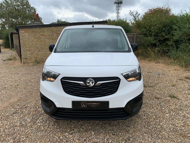 Vauxhall Combo Manual KO21AKJ White #2