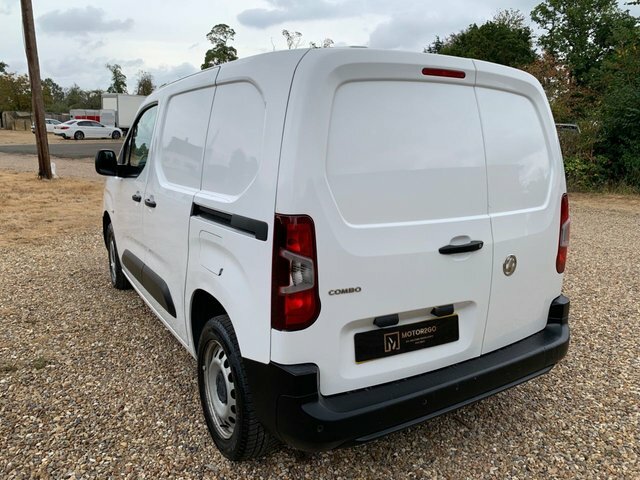 Vauxhall Combo Manual KO21AKJ White #4