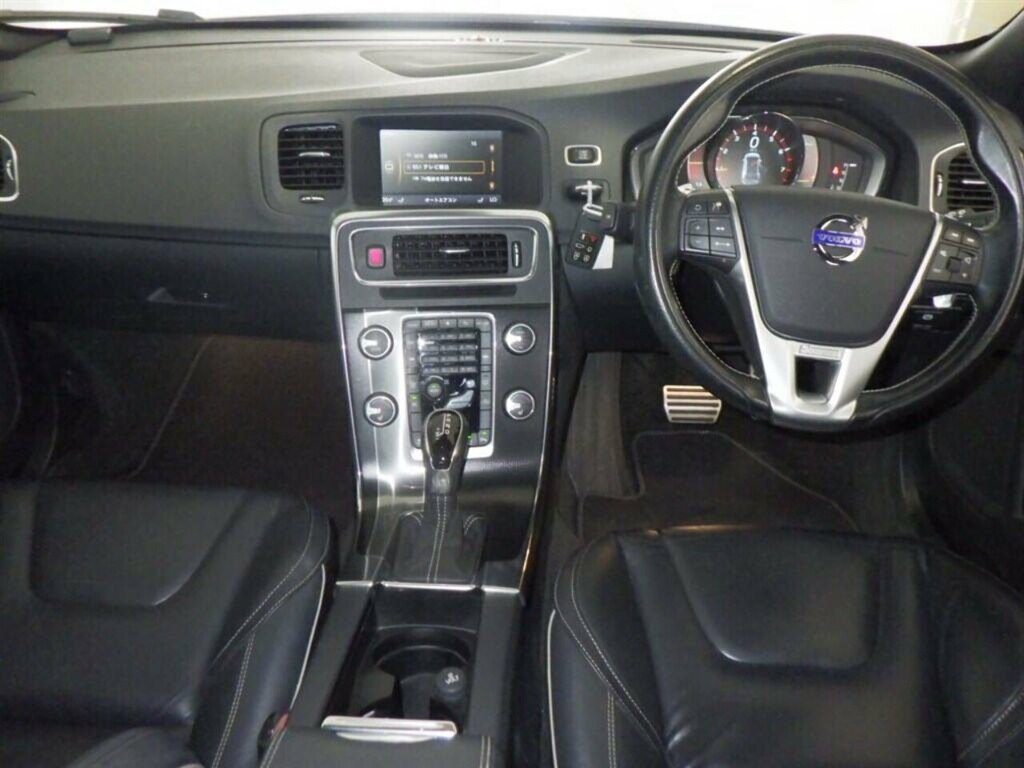 Volvo V60 T4 R-design #2