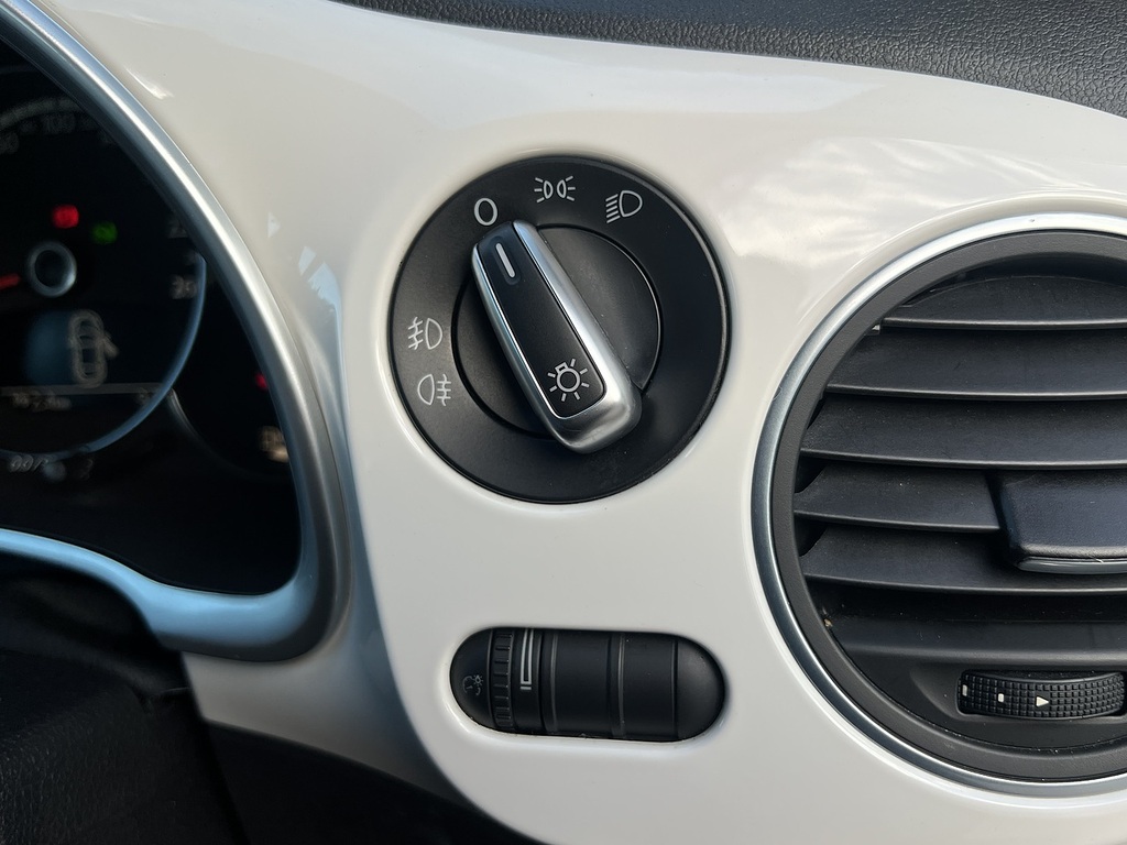 Volkswagen Beetle 2013 2.0 Sport Tdi 139 Bhp Blue #17