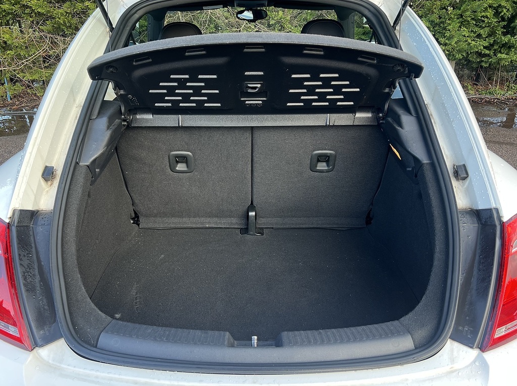 Volkswagen Beetle 2013 2.0 Sport Tdi 139 Bhp Blue #10