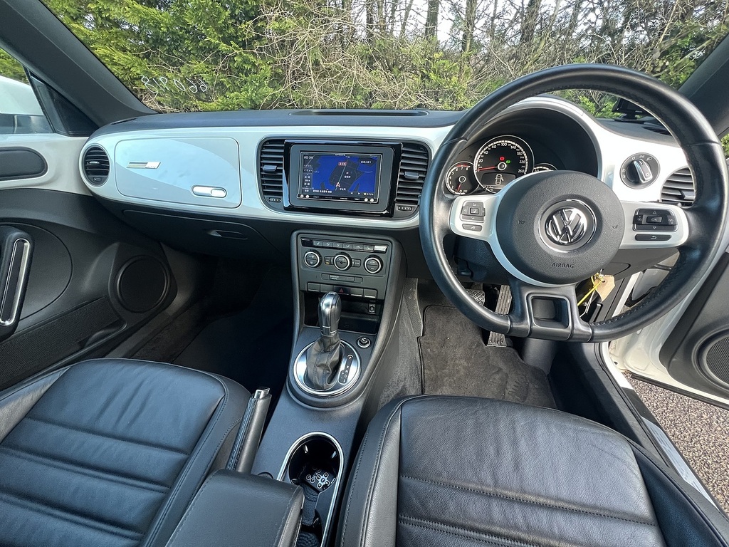 Volkswagen Beetle Design Tsi Bluemotion Technology Dsg #2