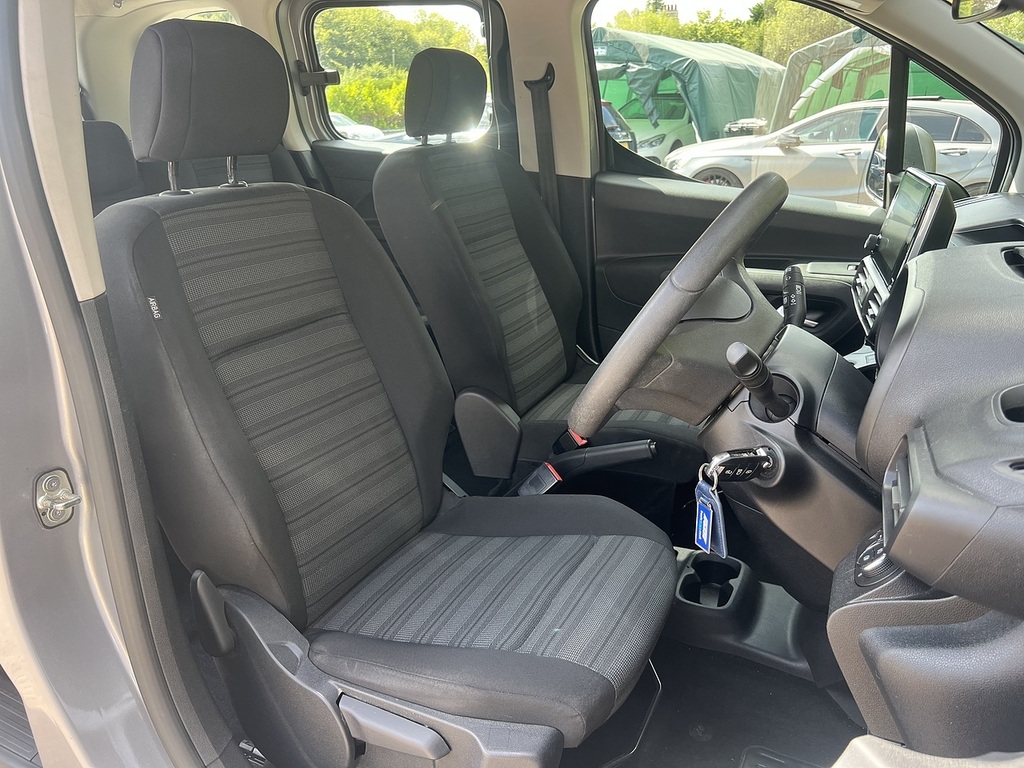 Vauxhall Combo Life 1.5 Turbo D 130 Elite 7 Seat Black #16