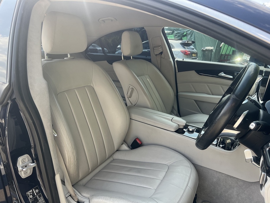 Mercedes-Benz CLS Cls 400 D 4Matic Amg Line Premium Plus Grey #17