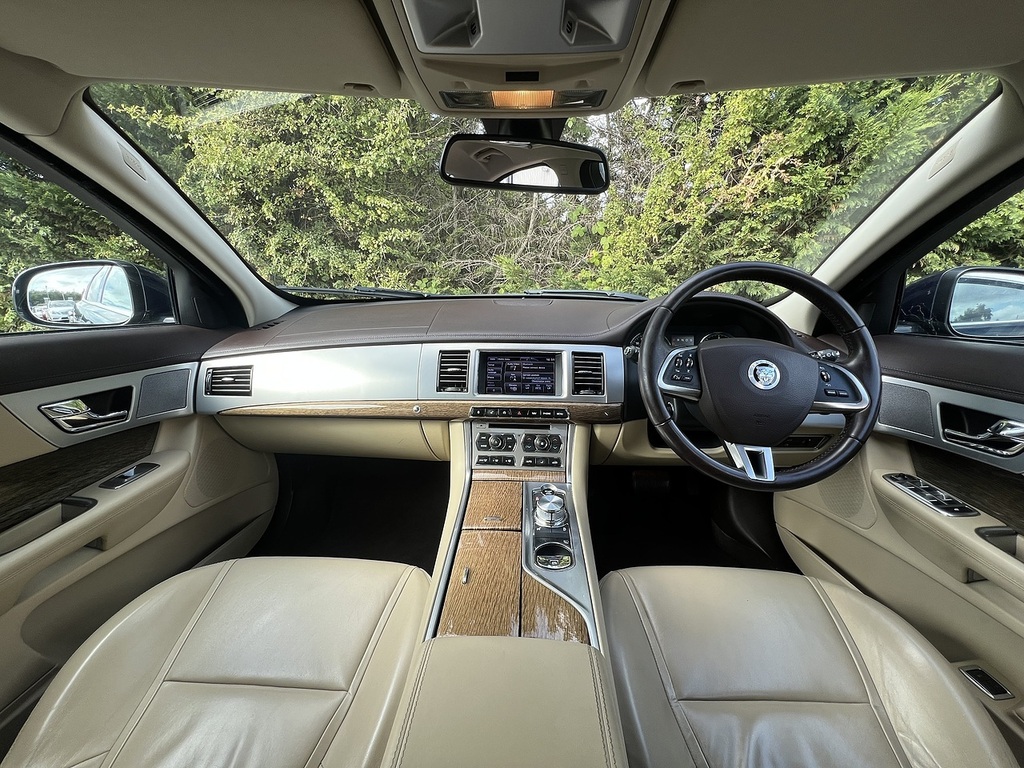 Jaguar XF D Premium Luxury Blue #2