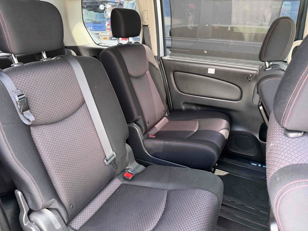 Nissan Serena 150 S-hybrid Xtronic White #9