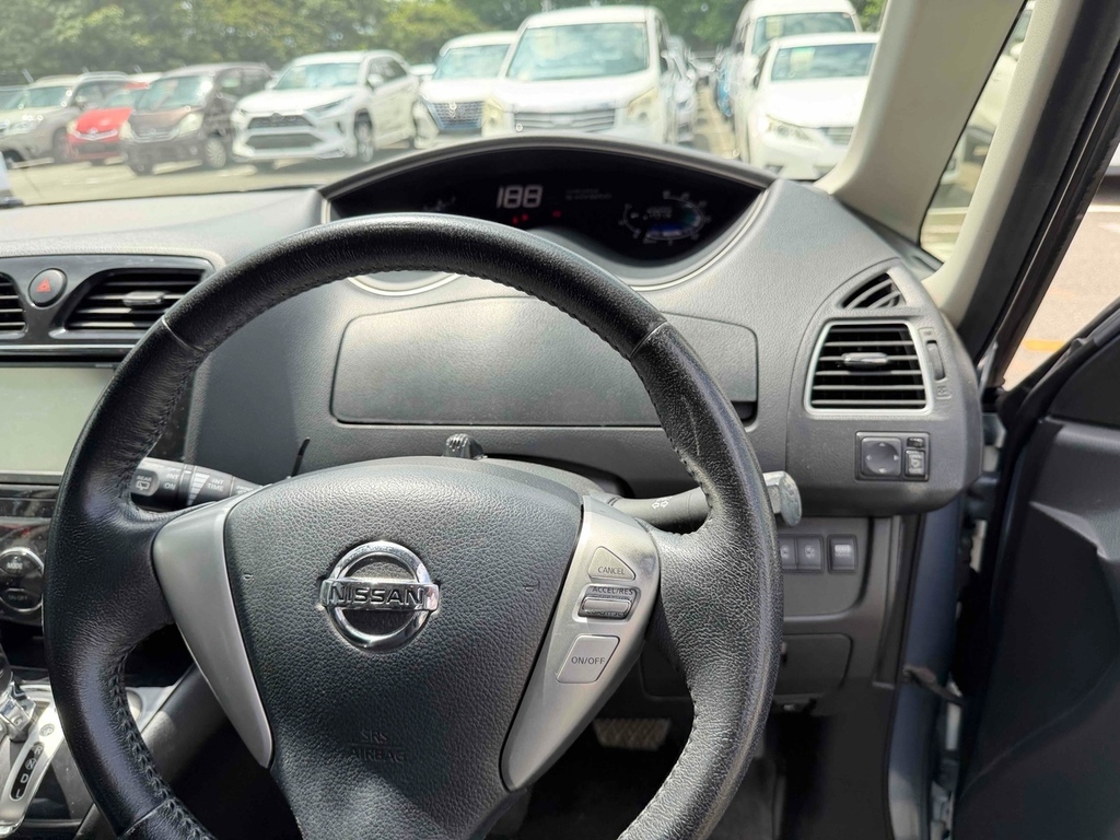 Nissan Serena 150 S-hybrid Xtronic White #10