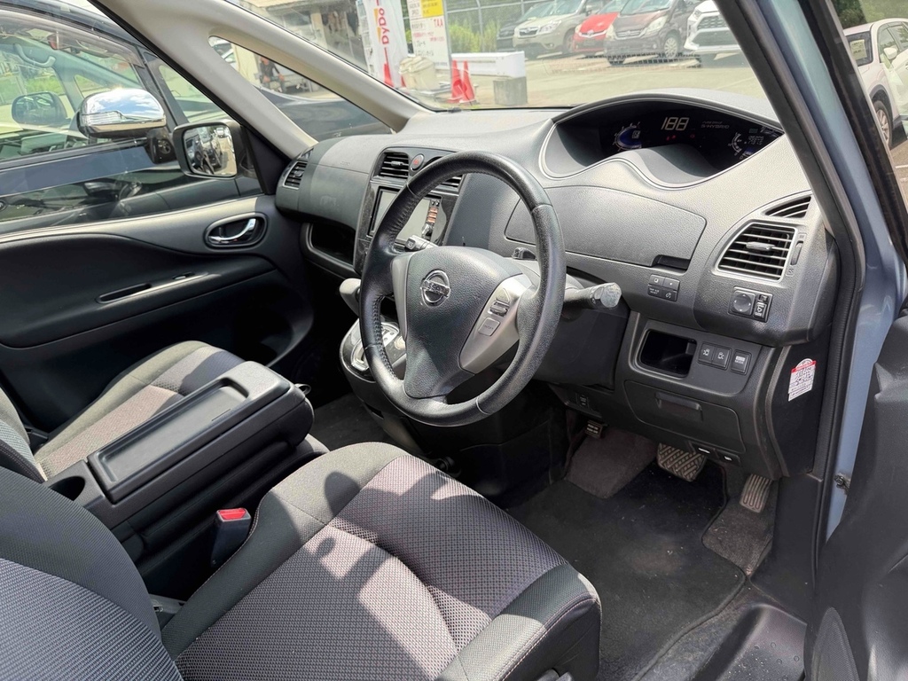 Nissan Serena 150 S-hybrid Xtronic White #8