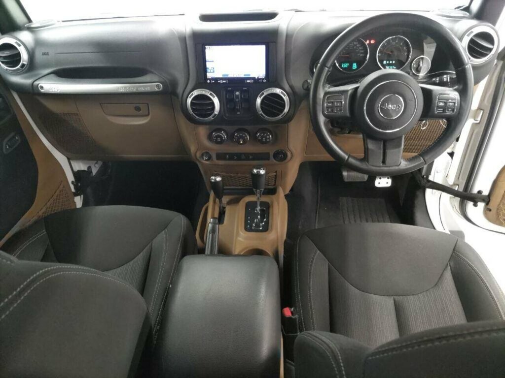 Jeep Wrangler V6 Sahara Unlimited  #2