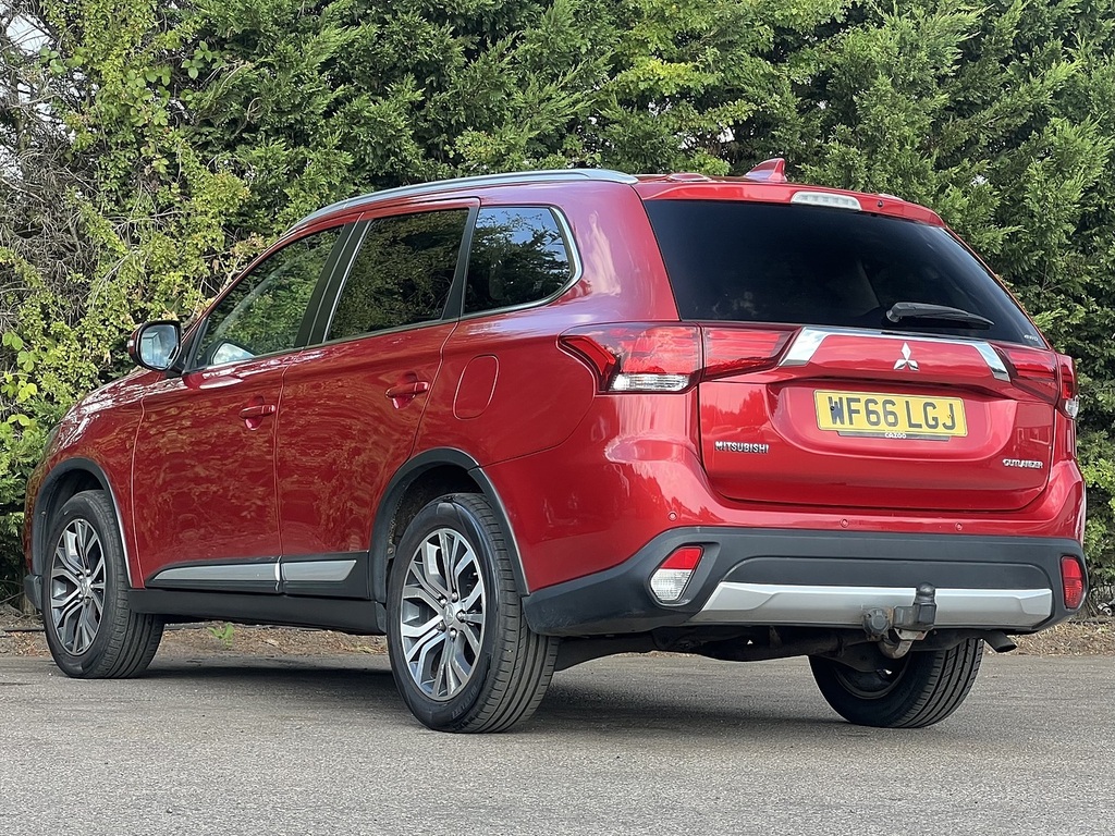 Mitsubishi Outlander Di-d 3 Red #6