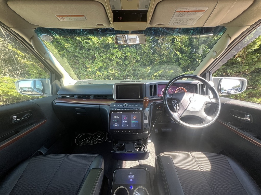 Nissan Elgrand Mpv Silver #2