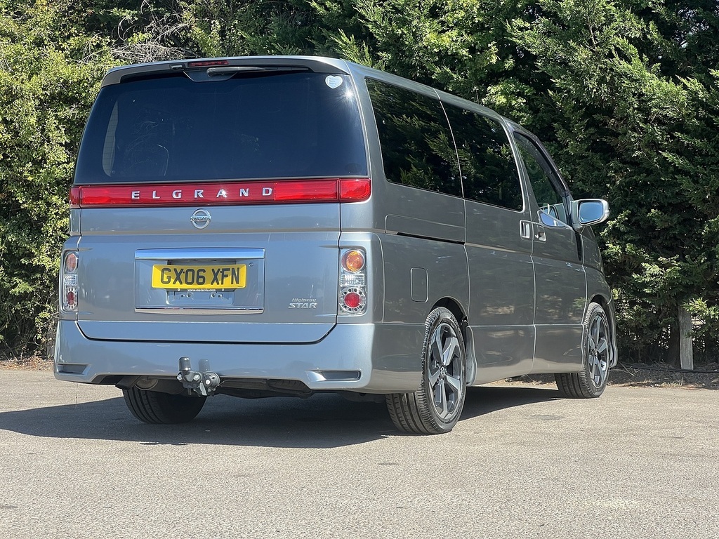 Nissan Elgrand 2.5 Highway Star 8 Seat Luxury Spec Ulez White #8