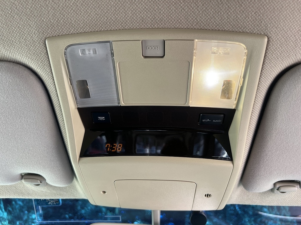 Nissan Elgrand 2.5 Highway Star 8 Seat Luxury Spec Ulez White #37