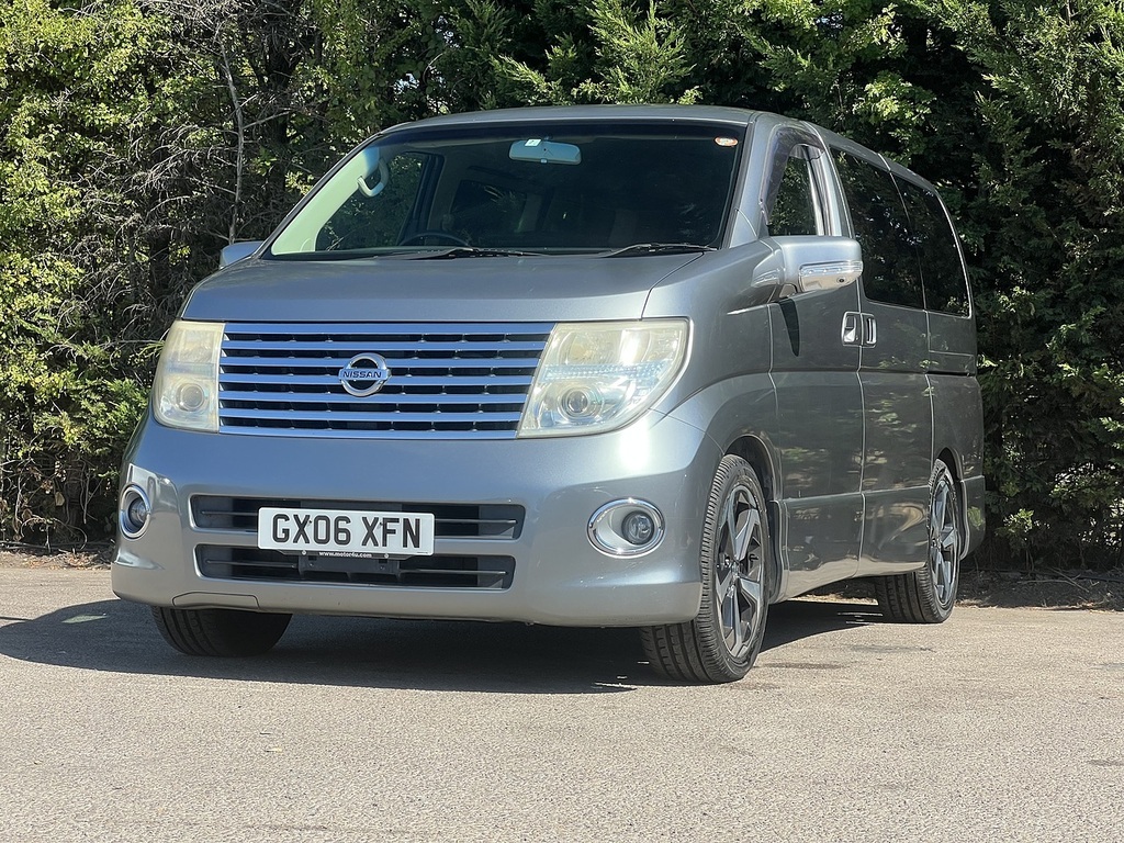 Nissan Elgrand Mpv Silver #3