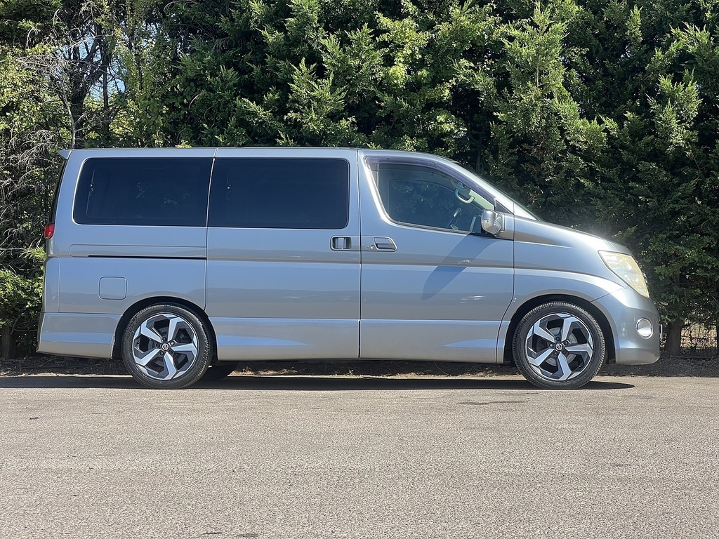 Nissan Elgrand 2.5 Highway Star 8 Seat Luxury Spec Ulez White #9