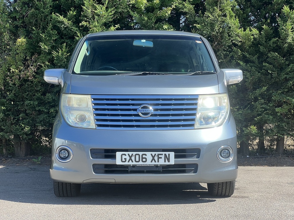 Nissan Elgrand Mpv Silver #4