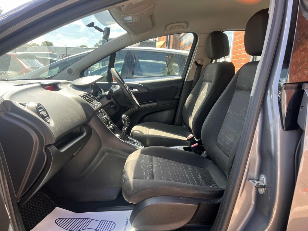 Vauxhall Meriva 1.4I 16V Life White #12
