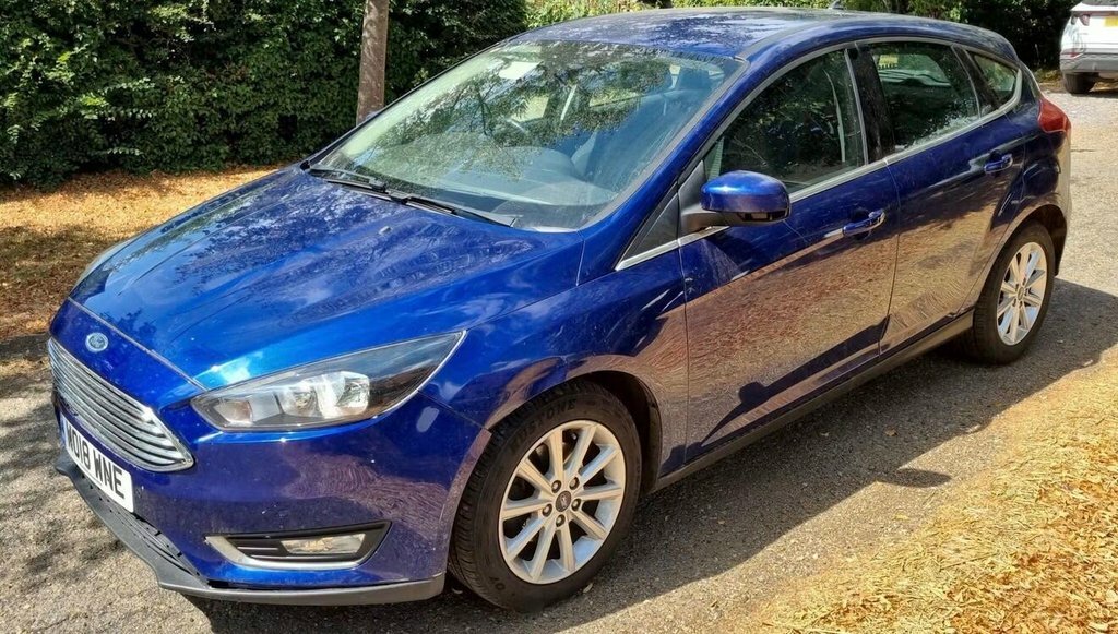 Ford Focus 1L Titanium Blue
