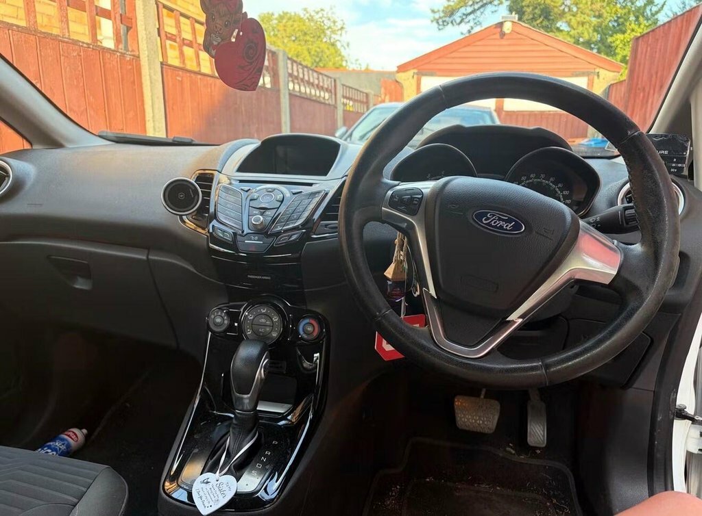 Ford Fiesta 1.6L Zetec PJ15MMK White #2