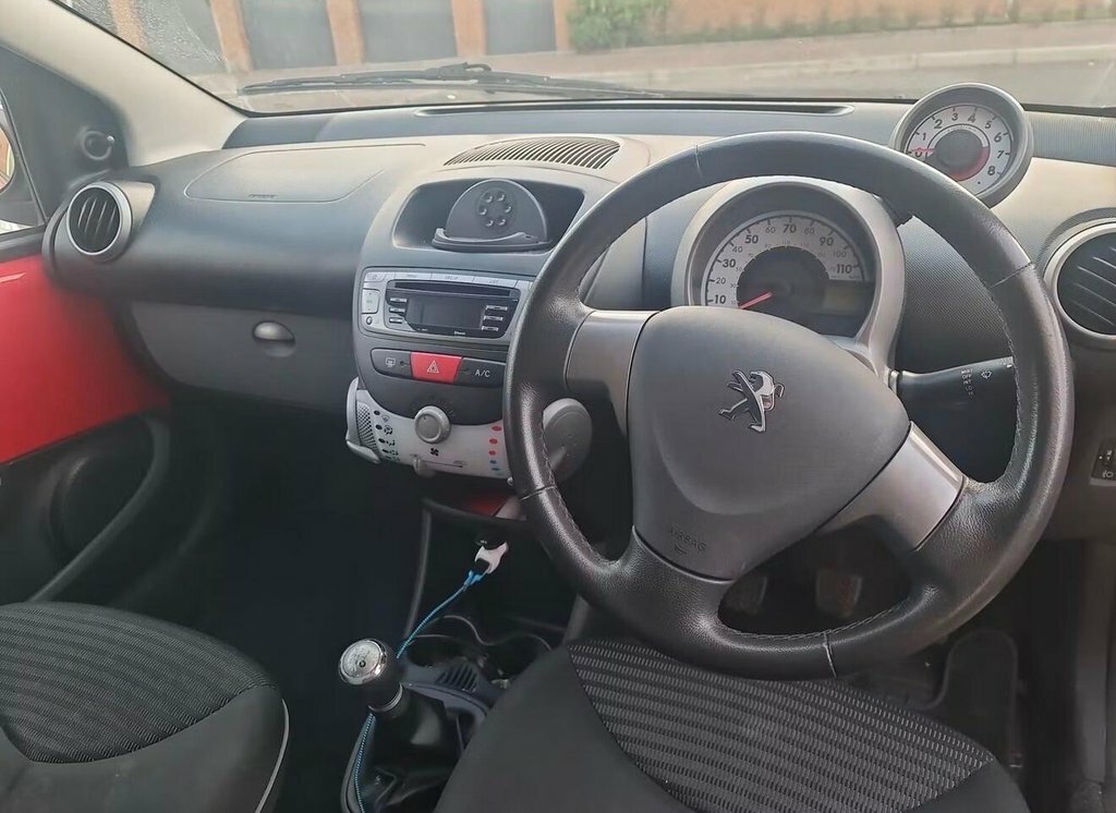 Peugeot 107 1L Allure Red #2