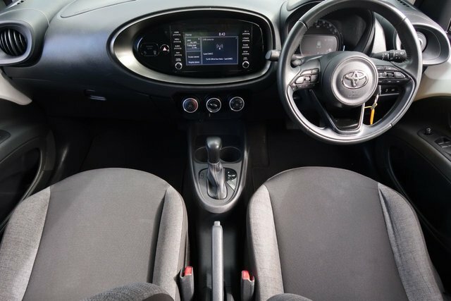 Toyota Aygo X 1.0 Vvt-i Pure Hatchback X-shift Euro 6 White #2