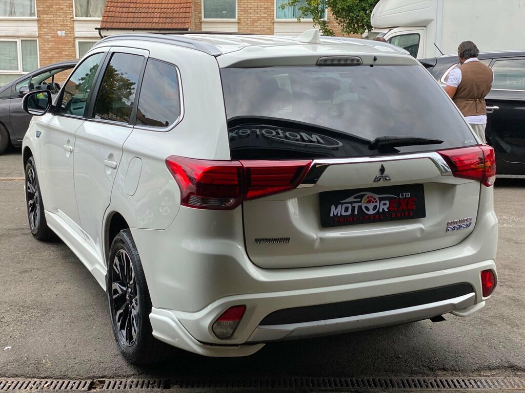 Mitsubishi Outlander 2.0H 12Kwh Gx4h Cvt 4Wd Euro 6 Ss White #6