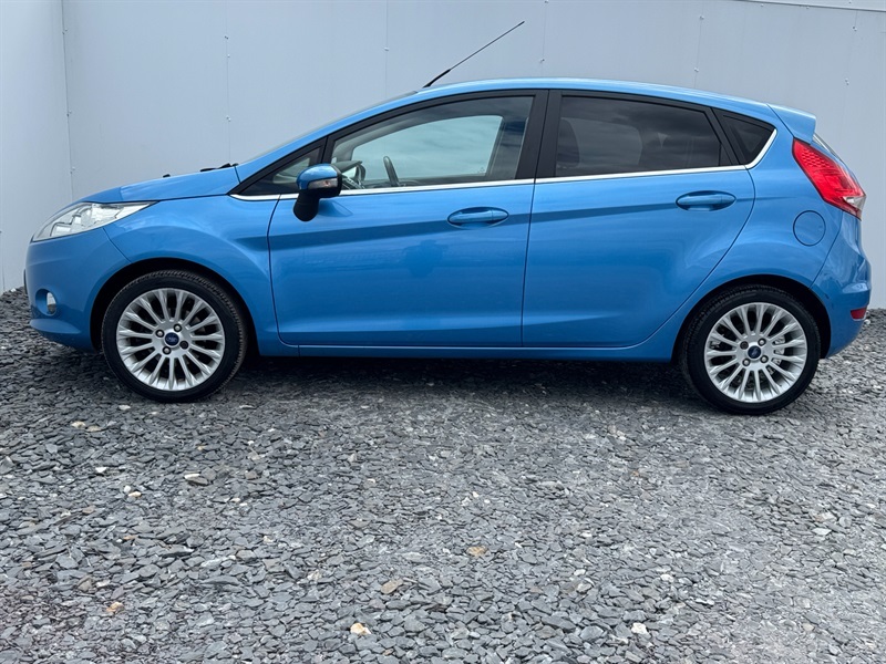 Ford Fiesta 1.6 Titanium Hatchback 132 Gkm Blue #4