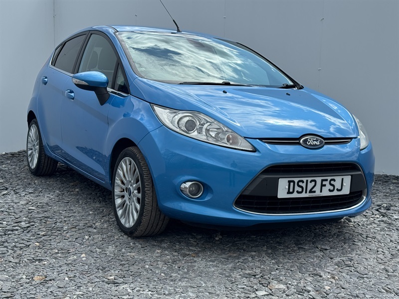 Ford Fiesta 1.6 Titanium Hatchback 132 Gkm Blue