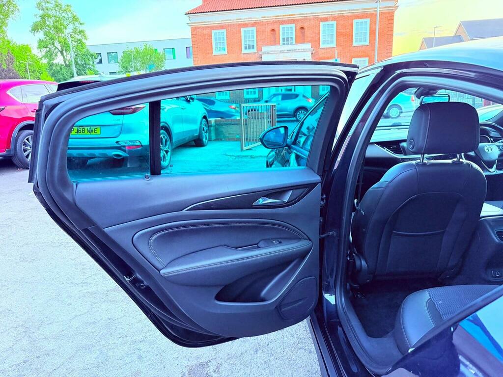 Vauxhall Insignia Gransport 1.6 Elite Nav Ecotec 108 Bhp Black #37
