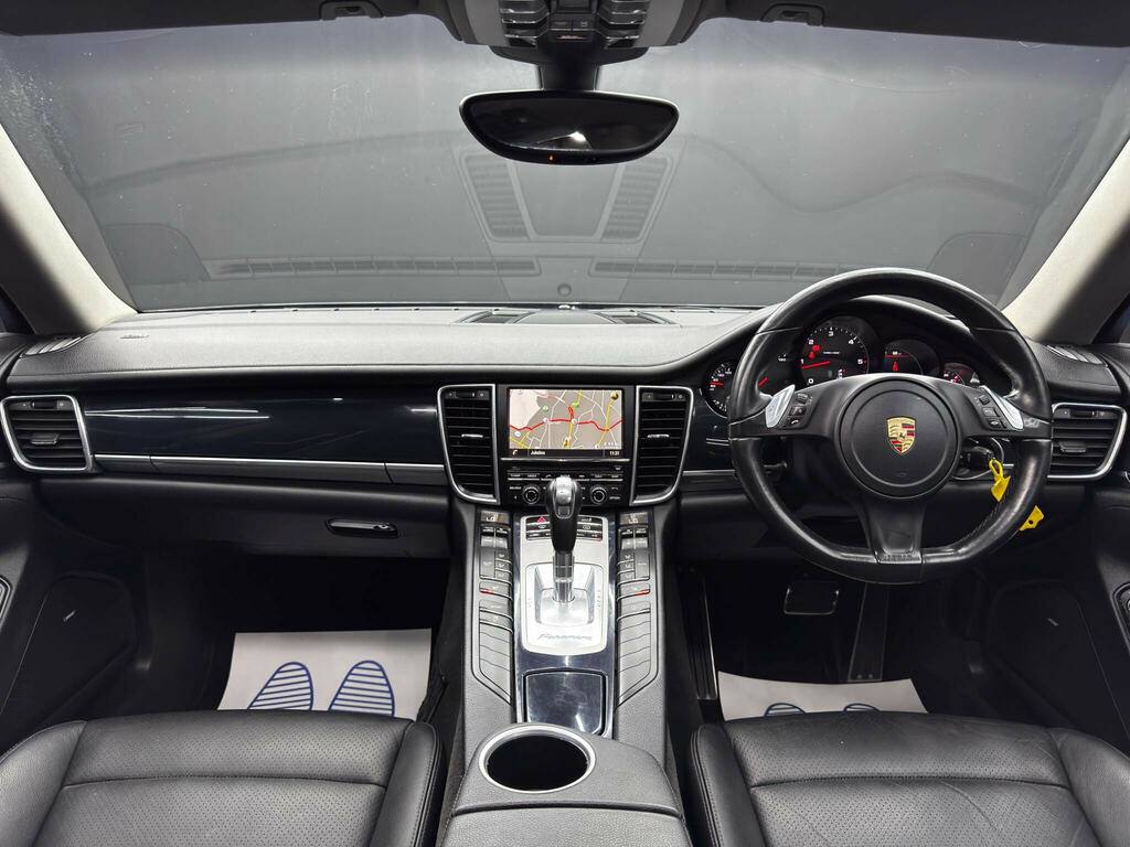 Porsche Panamera Platinum Edition D V6 Tiptronic 5-Door White #10