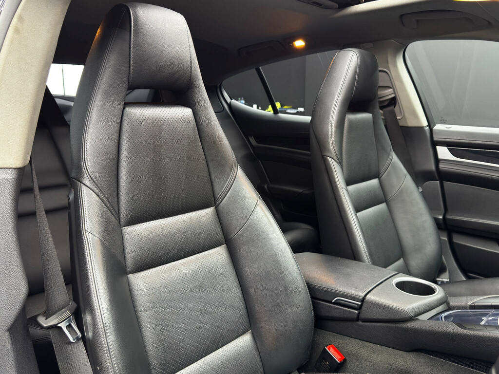 Porsche Panamera Platinum Edition D V6 Tiptronic 5-Door White #12