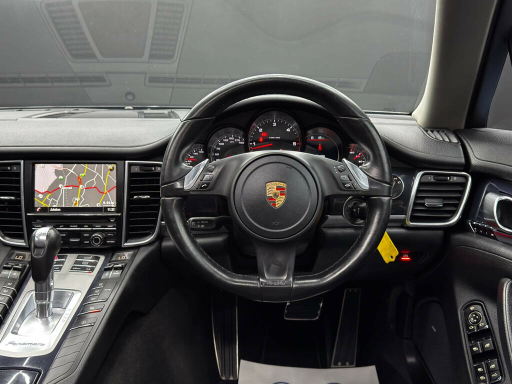 Porsche Panamera Platinum Edition D V6 Tiptronic 5-Door White #18