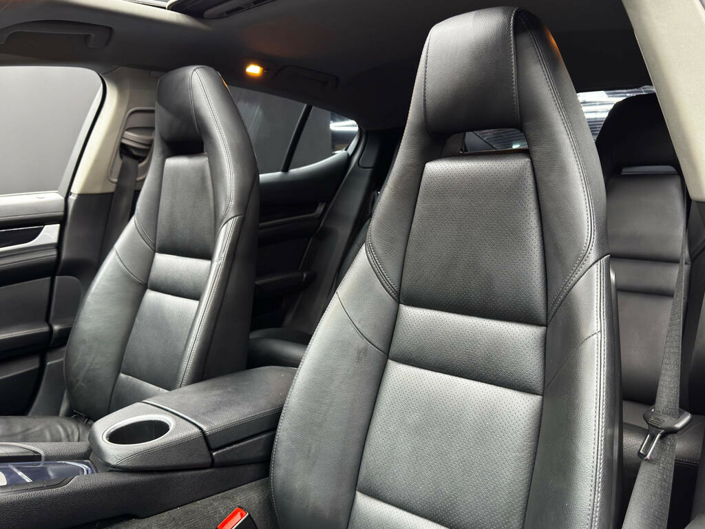 Porsche Panamera Platinum Edition D V6 Tiptronic 5-Door White #14