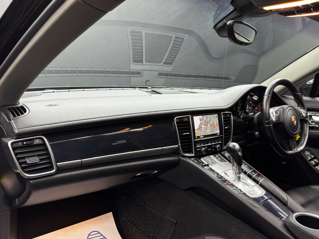 Porsche Panamera Platinum Edition D V6 Tiptronic 5-Door White #11