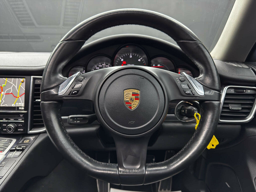 Porsche Panamera Platinum Edition D V6 Tiptronic 5-Door White #19